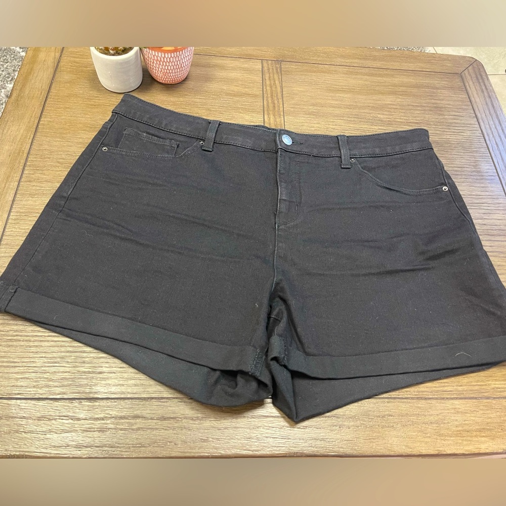 Black Jegging Shorts